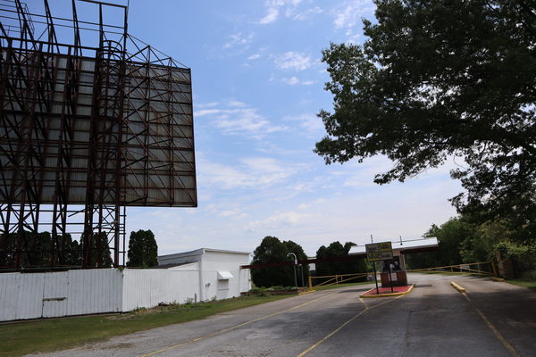 Getty 4 Drive-In Theatre - June 10 2022 Photo (newer photo)